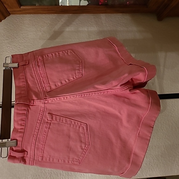 Shorts - Picture 5 of 10